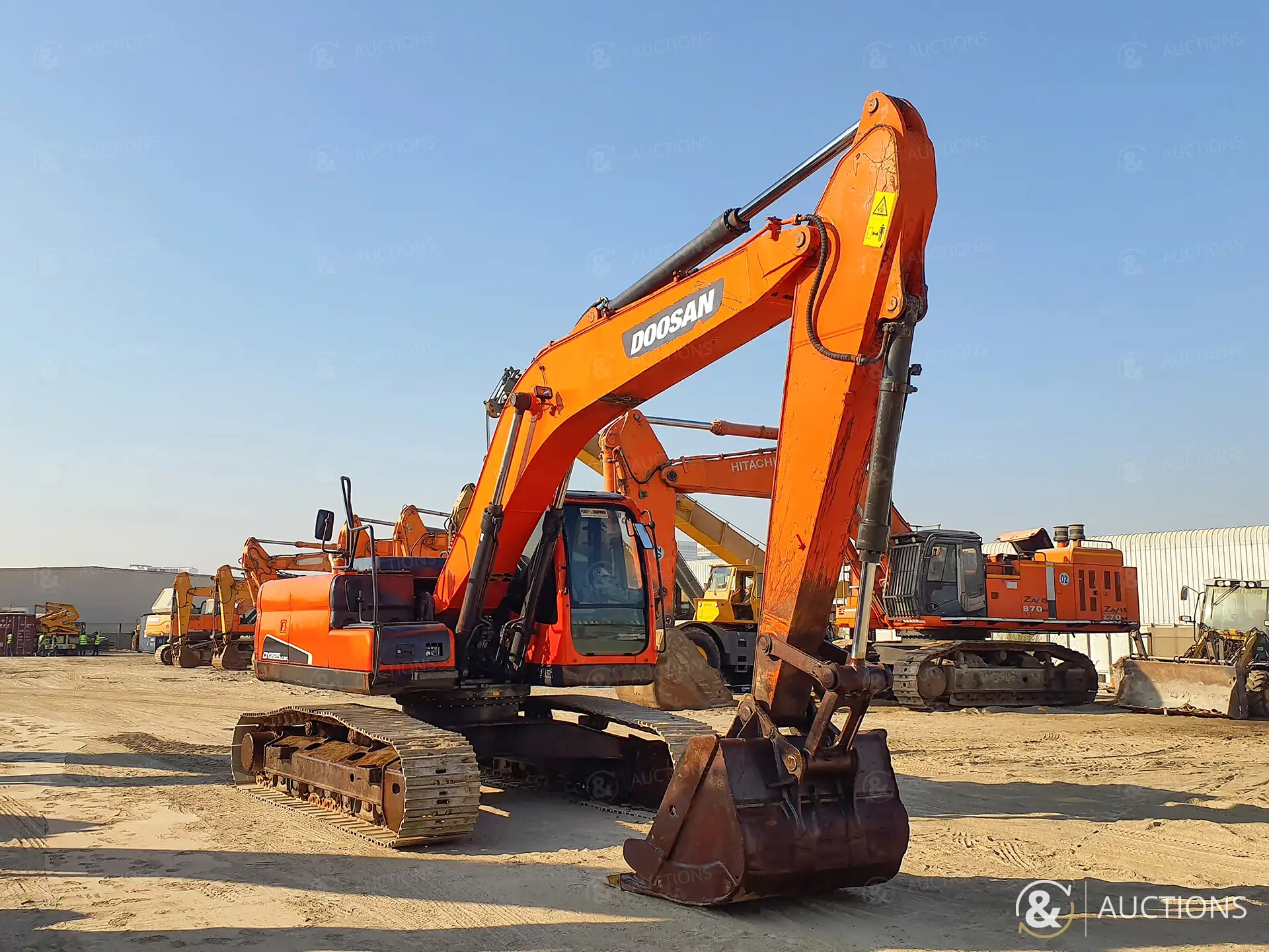 صورة ل حفارات السكك الحديدية 2016 دووسان DX225LC-9C
