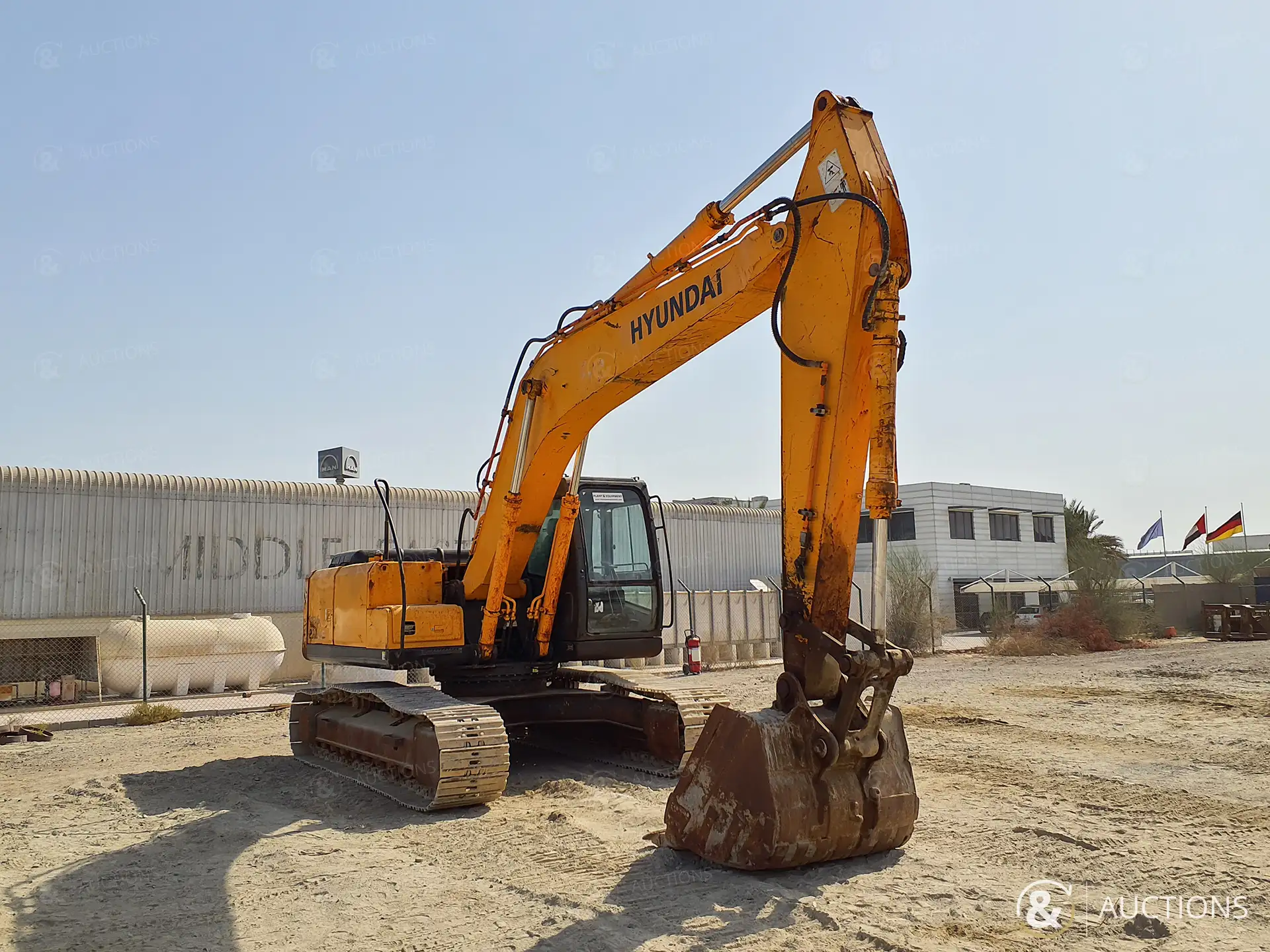 صورة ل حفارات مجنزرة 2015 هيونداي R220LC-7