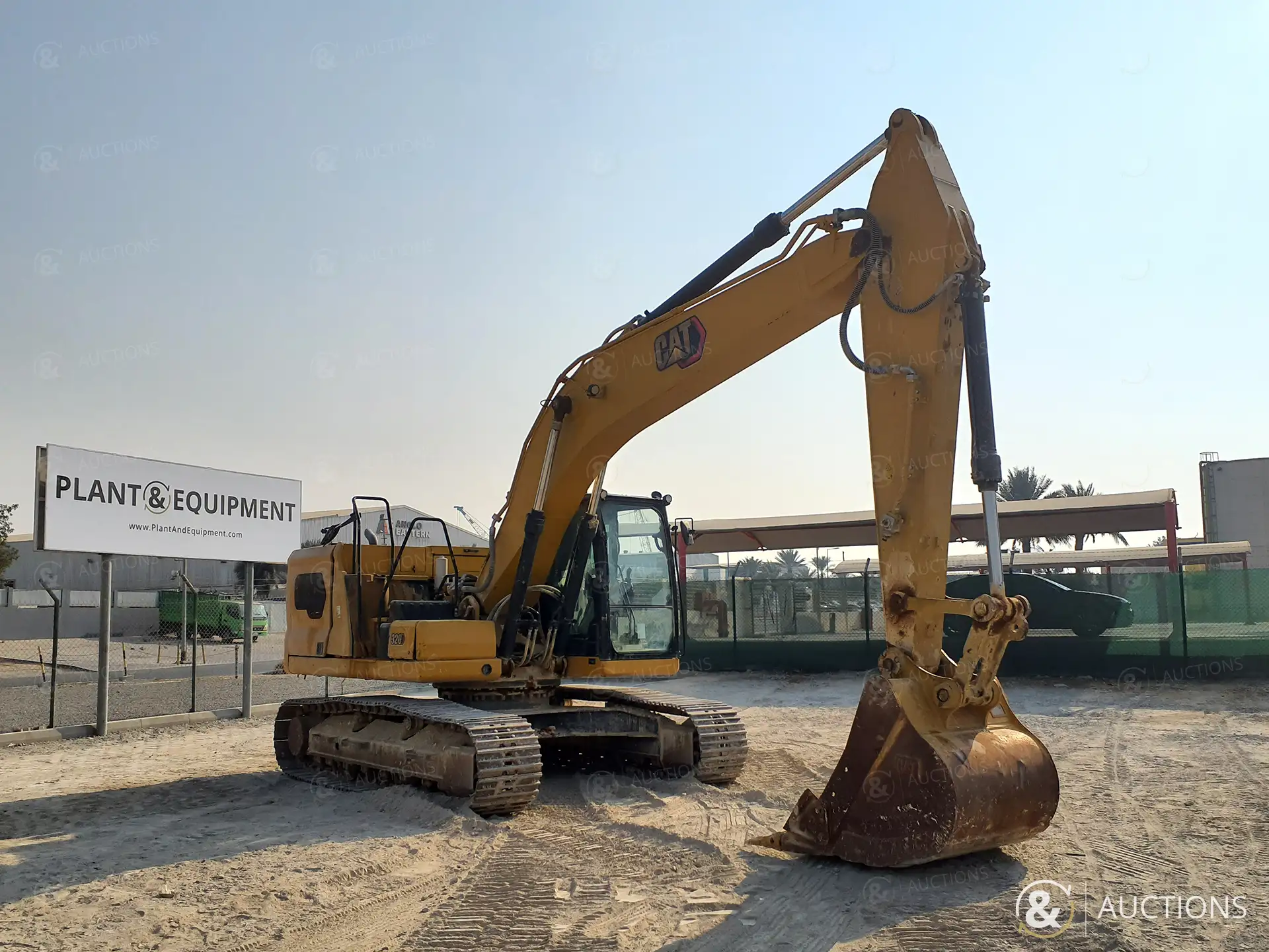 صورة ل 2021 كاتربيلر 320