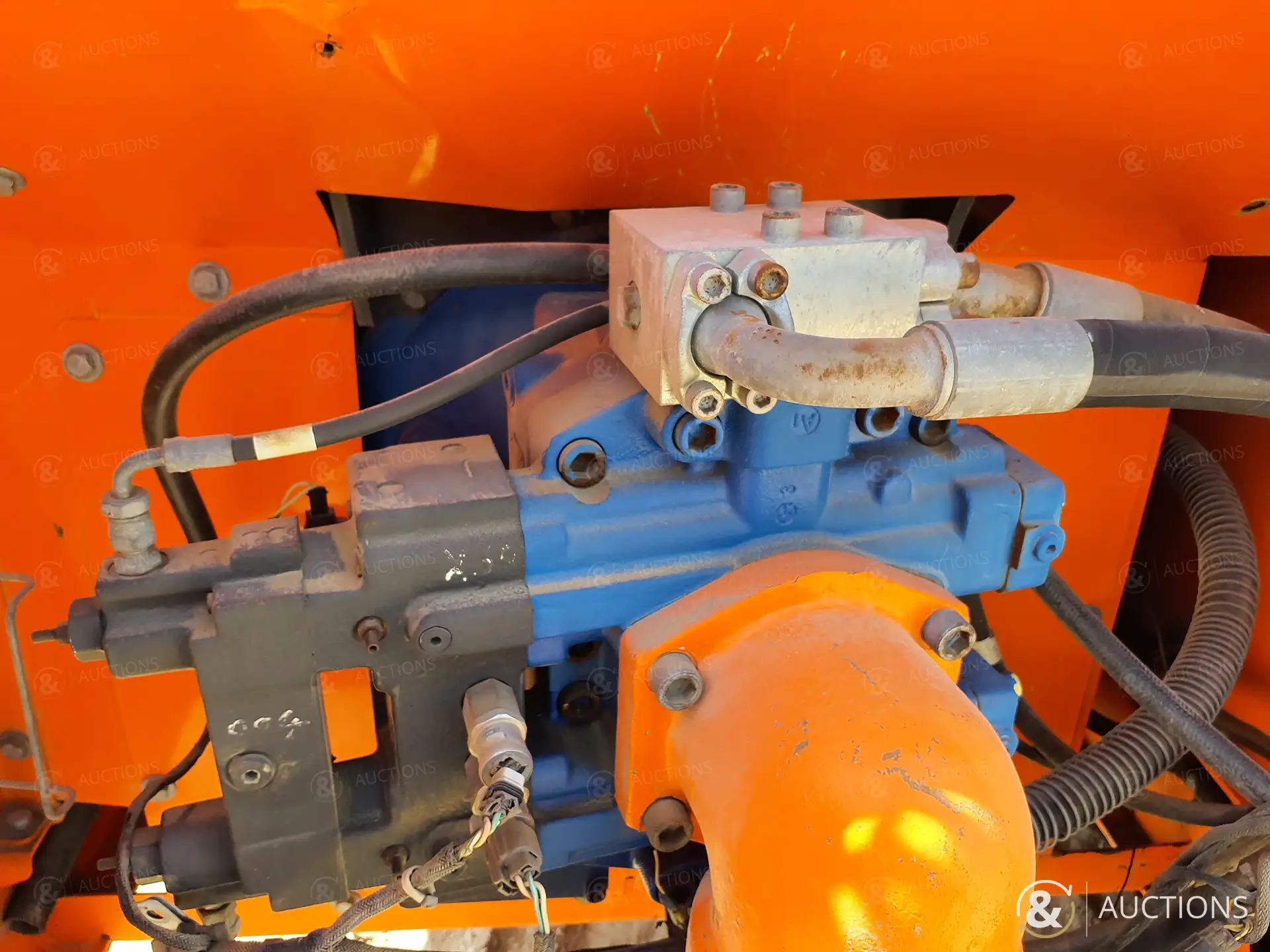 صورة ل 2012 دووسان DX340LC