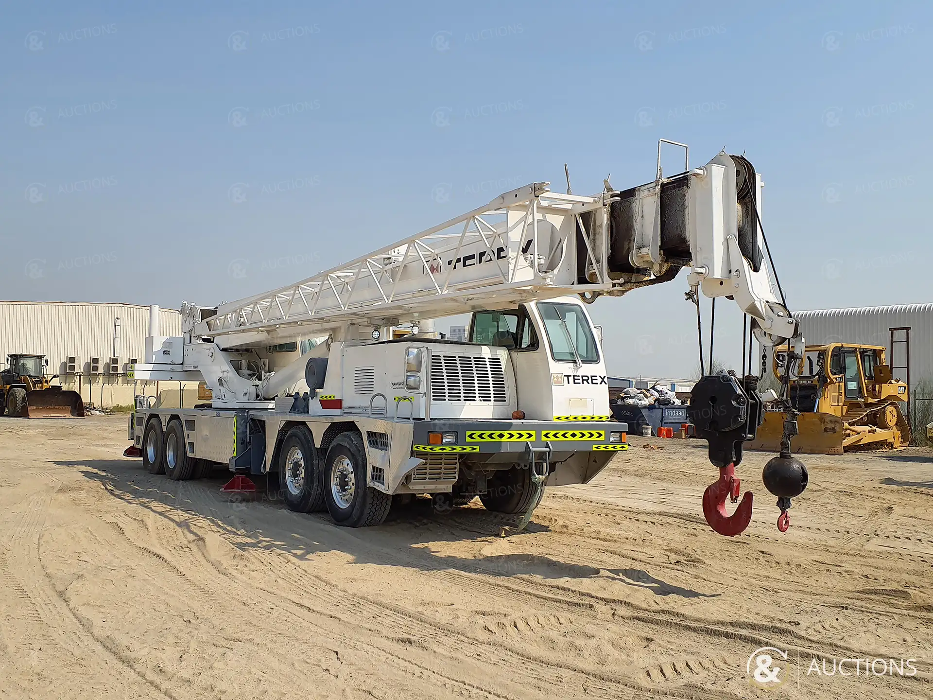 صورة ل كرينات محمولة على شاحنة 2009 تيريكس T560-1