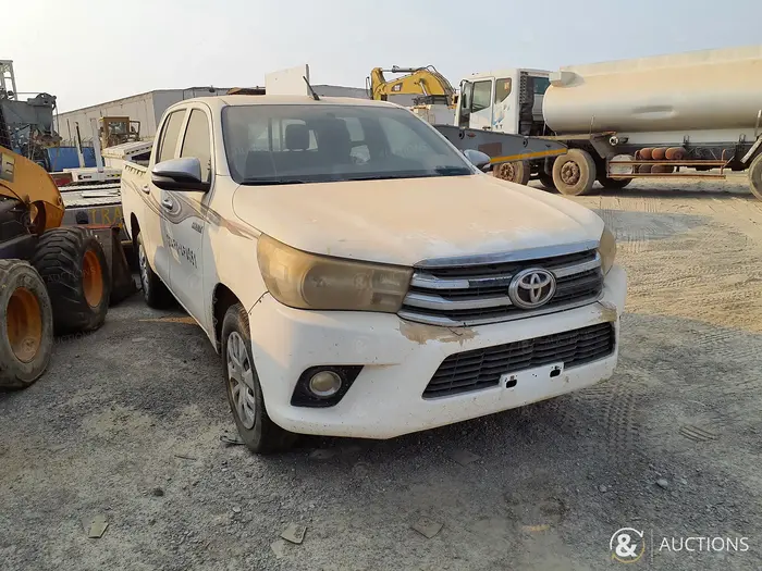 2016 TOYOTA HILUX-cover-image